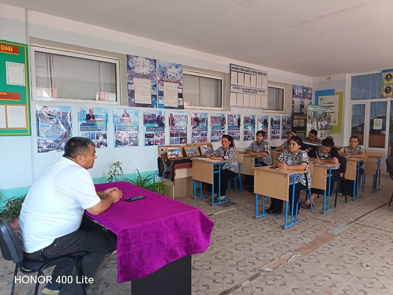 xodimlar ishtirokida yig‘ilish o‘tkazildi.